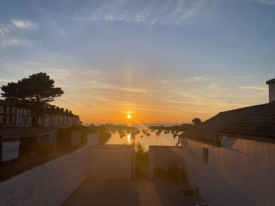 Aberaeron Island House - Panoramic Harbour Views Exterior foto